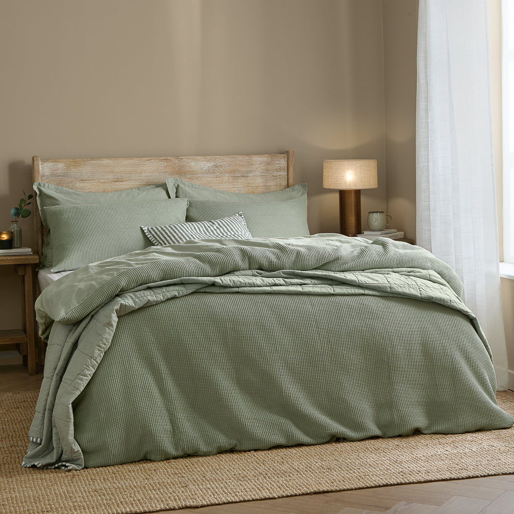 Plain Green Bedding - Hebden Relaxed Waffle Duvet Cover Set Bay Green Yard